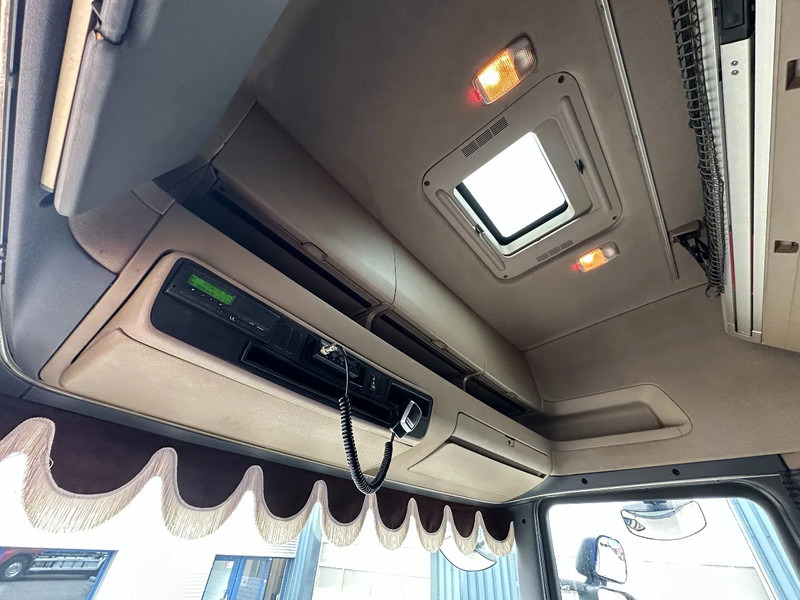 Camião transporte de gado Scania R420 6x2 Topline / 3 Stock Animal Transport / Retarder / Euro 5: foto 15 Camião transporte de gado Scania R420 6x2 Topline / 3 Stock Animal Transport / Retarder / Euro 5: foto 15