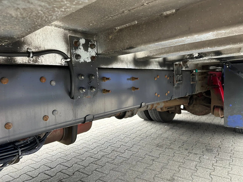 Camião transporte de gado Scania R420 6x2 Topline / 3 Stock Animal Transport / Retarder / Euro 5: foto 11 Camião transporte de gado Scania R420 6x2 Topline / 3 Stock Animal Transport / Retarder / Euro 5: foto 11