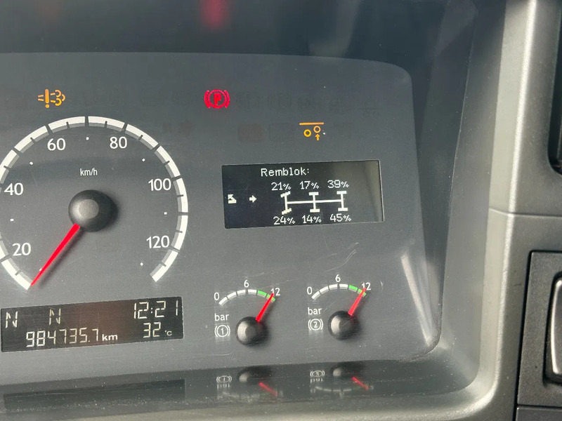 Camião transporte de gado Scania R420 6x2 Topline / 3 Stock Animal Transport / Retarder / Euro 5: foto 19 Camião transporte de gado Scania R420 6x2 Topline / 3 Stock Animal Transport / Retarder / Euro 5: foto 19