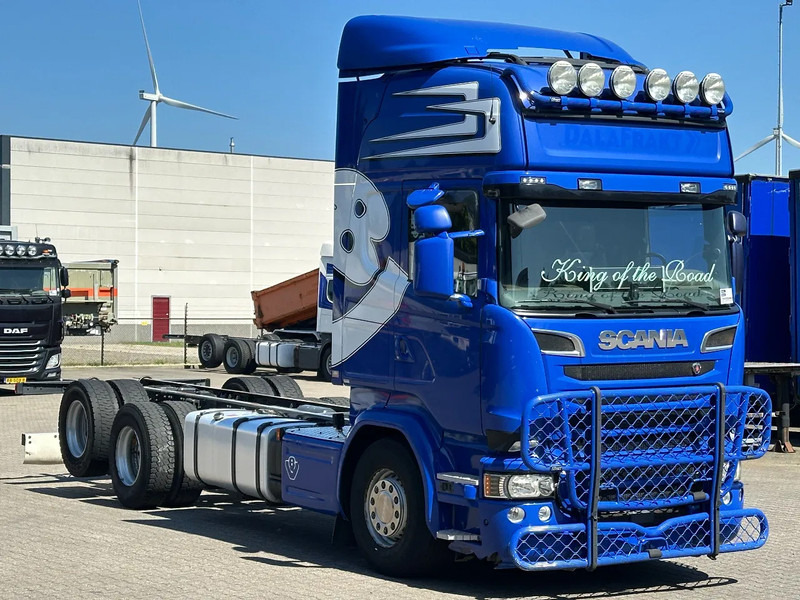 Scania R580 V8 6X2 Chassis WB 4.70mtr Retarder Topline Euro 6 - Camião chassi: foto 2 Scania R580 V8 6X2 Chassis WB 4.70mtr Retarder Topline Euro 6 - Camião chassi: foto 2