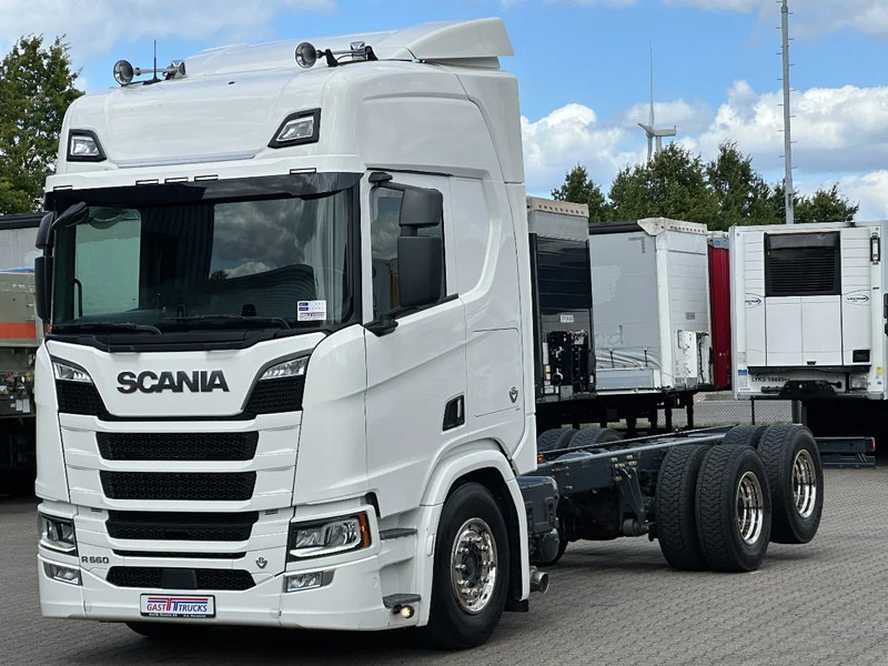 Scania R660 V8 6x4 Chassis with Lift-Axle / Retarder / 445 Tkm / Wb 4.75 / Full Air! - Camião chassi: foto 1 Scania R660 V8 6x4 Chassis with Lift-Axle / Retarder / 445 Tkm / Wb 4.75 / Full Air! - Camião chassi: foto 1