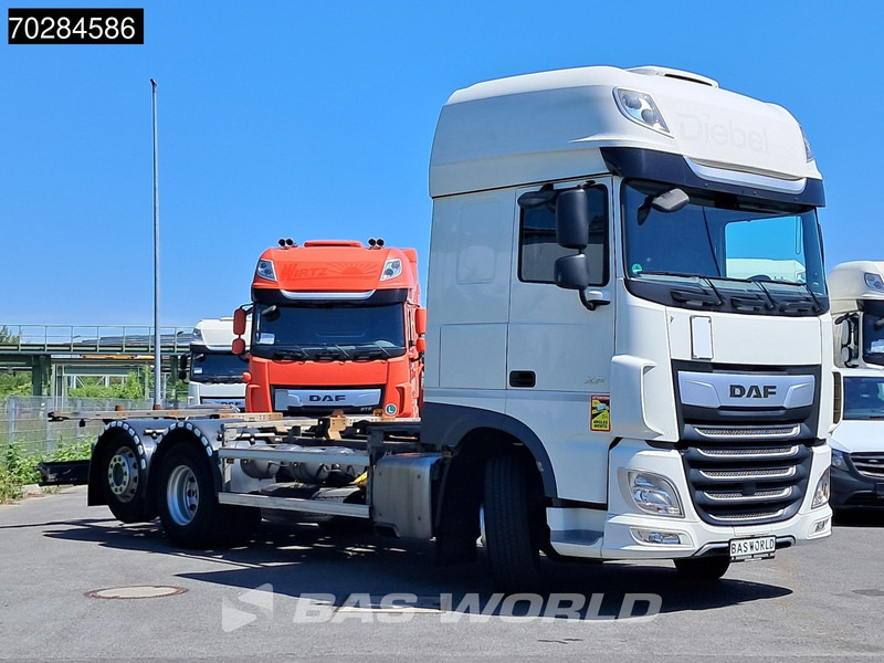 DAF XF 450 6X2 SSC Retarder 2x Tanks Liftachse Standklima LED ACC - Camião transportador de contêineres/ Caixa móvel: foto 3 DAF XF 450 6X2 SSC Retarder 2x Tanks Liftachse Standklima LED ACC - Camião transportador de contêineres/ Caixa móvel: foto 3