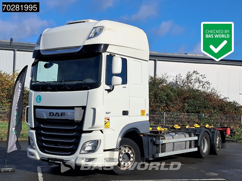DAF XF 480 6X2 BDF SSC Retarder Lift-Steering Axle Standklima ACC Euro 6 - Camião transportador de contêineres/ Caixa móvel: foto 1 DAF XF 480 6X2 BDF SSC Retarder Lift-Steering Axle Standklima ACC Euro 6 - Camião transportador de contêineres/ Caixa móvel: foto 1