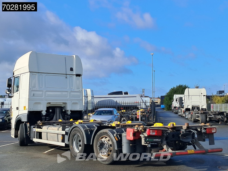 DAF XF 480 6X2 BDF SSC Retarder Lift-Steering Axle Standklima ACC Euro 6 - Camião transportador de contêineres/ Caixa móvel: foto 2 DAF XF 480 6X2 BDF SSC Retarder Lift-Steering Axle Standklima ACC Euro 6 - Camião transportador de contêineres/ Caixa móvel: foto 2