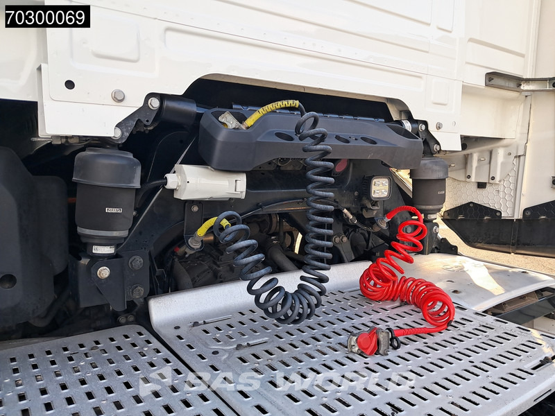 DAF XG 4X2 Retarder 2xTanks ACC LED Standklima Euro 6 - Tractor: foto 5 DAF XG 4X2 Retarder 2xTanks ACC LED Standklima Euro 6 - Tractor: foto 5