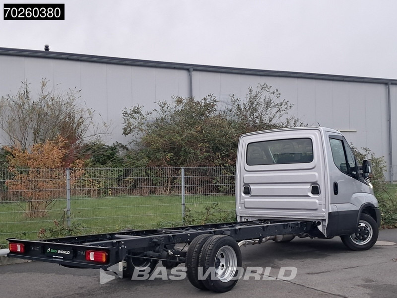 Iveco Daily 35C21 Neu! 3.0L 2025-Modell Automatik 210PS Radstand 410 Fahrgestell Doppelbereifung LED ACC Klima Euro6 Chassis A/C - Veículo comercial: foto 2 Iveco Daily 35C21 Neu! 3.0L 2025-Modell Automatik 210PS Radstand 410 Fahrgestell Doppelbereifung LED ACC Klima Euro6 Chassis A/C - Veículo comercial: foto 2