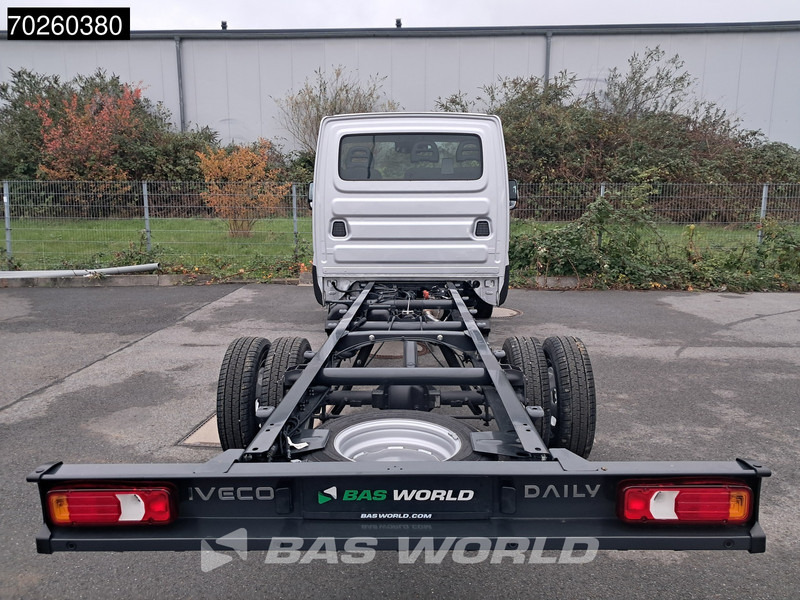 Iveco Daily 35C21 Neu! 3.0L 2025-Modell Automatik 210PS Radstand 410 Fahrgestell Doppelbereifung LED ACC Klima Euro6 Chassis A/C - Veículo comercial: foto 3 Iveco Daily 35C21 Neu! 3.0L 2025-Modell Automatik 210PS Radstand 410 Fahrgestell Doppelbereifung LED ACC Klima Euro6 Chassis A/C - Veículo comercial: foto 3