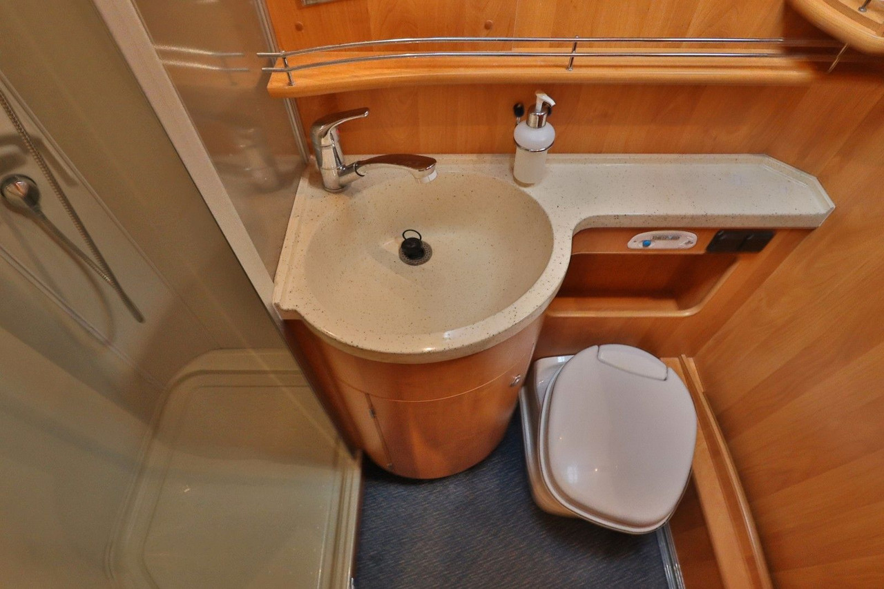 Autocaravana capucine novo Concorde A 770 G/Festbett/Garage/Klima/Solar/Markise: foto 18
