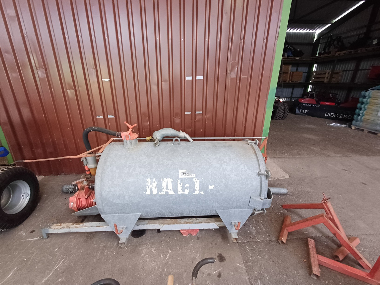 Bauer 1700L zu Aebi (23755) - Cisterna de chorume: foto 1 Bauer 1700L zu Aebi (23755) - Cisterna de chorume: foto 1