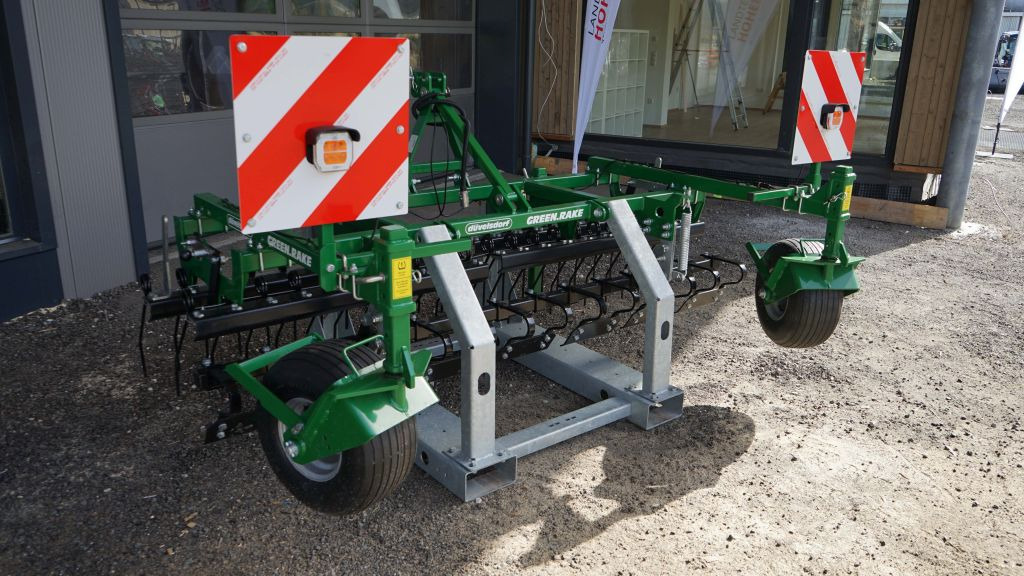 Düvelsdorf GREEN.RAKE vario 2,5m (20605) - Grade de dentes flexíveis: foto 5 Düvelsdorf GREEN.RAKE vario 2,5m (20605) - Grade de dentes flexíveis: foto 5