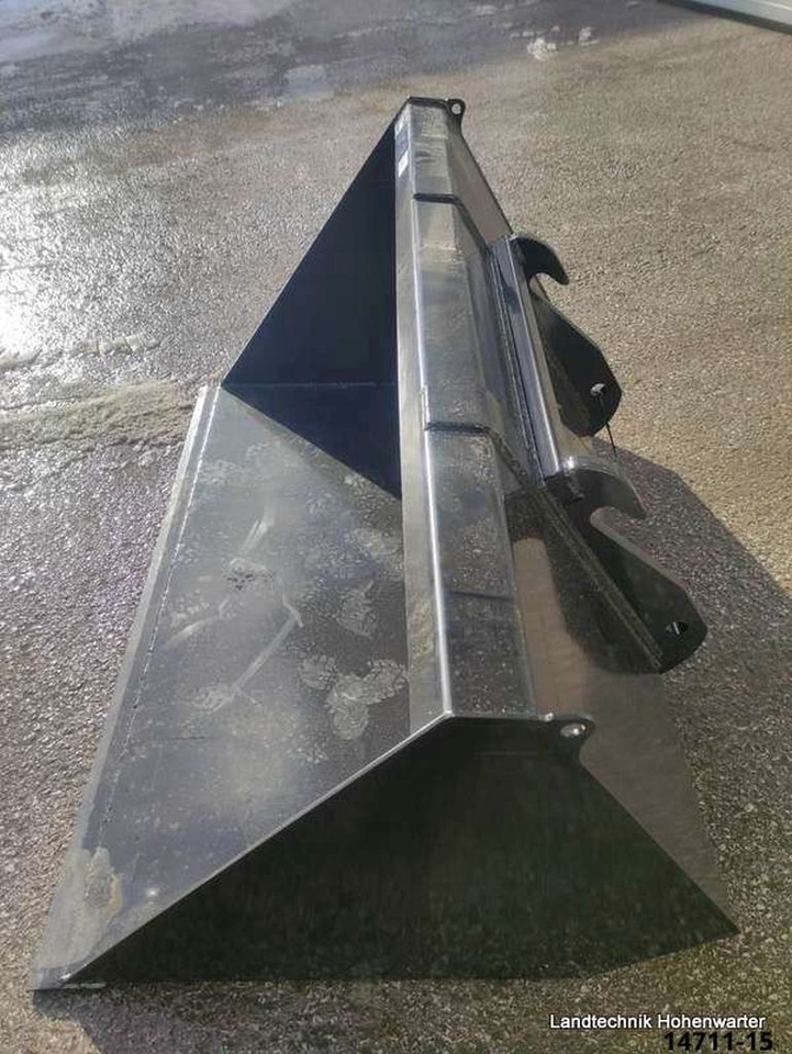 Stekro Volumenschaufel 1,4m oder 1,6 mit Weidemann Aufnahme (23184) - Equipamento para Trator: foto 3 Stekro Volumenschaufel 1,4m oder 1,6 mit Weidemann Aufnahme (23184) - Equipamento para Trator: foto 3