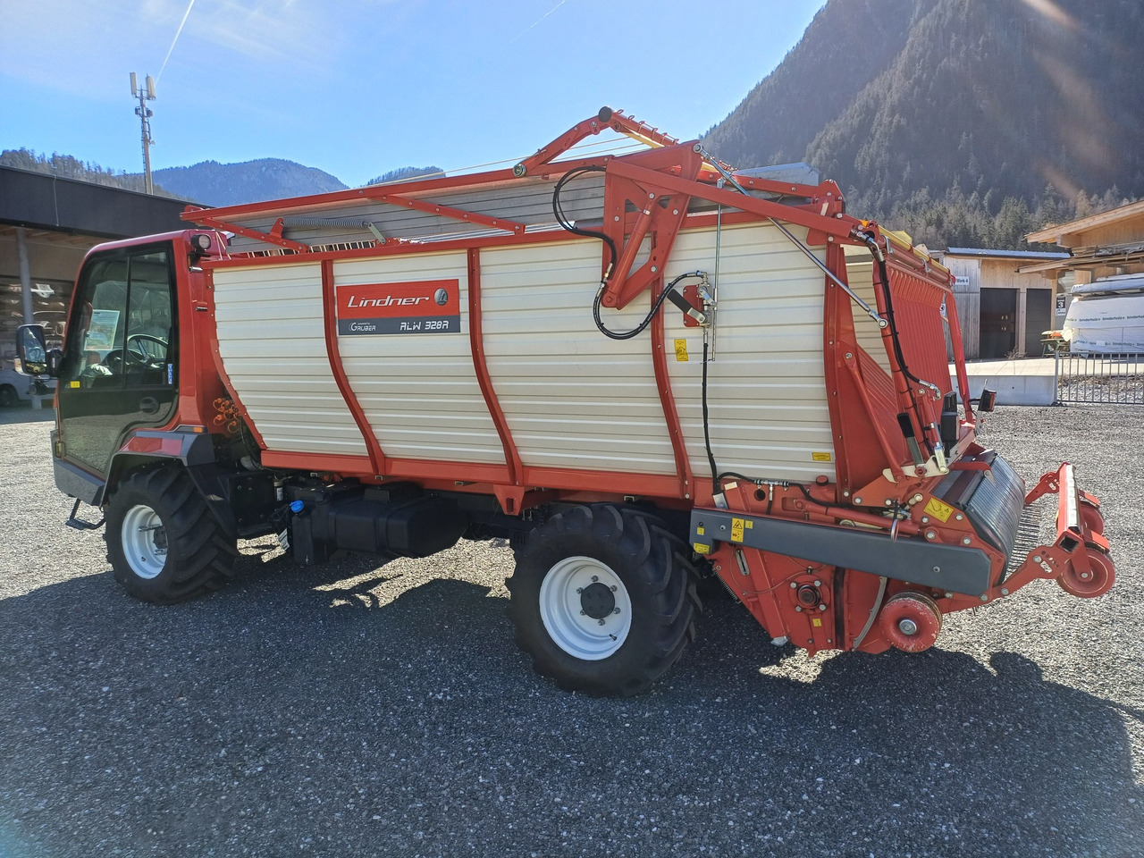 Lindner Unitrac 95 L P5 (22895) - Máquina agrícola, Camião: foto 3 Lindner Unitrac 95 L P5 (22895) - Máquina agrícola, Camião: foto 3