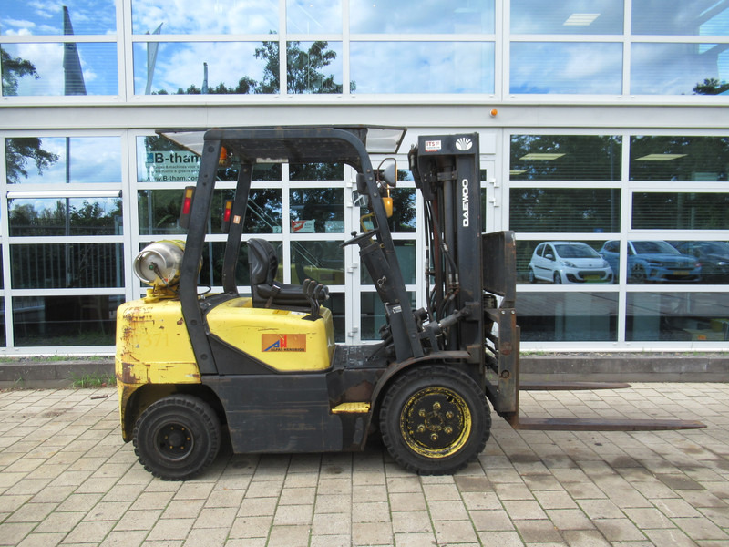 Daewoo G30P-3 Heftruck LPG - Empilhador a gás: foto 4 Daewoo G30P-3 Heftruck LPG - Empilhador a gás: foto 4