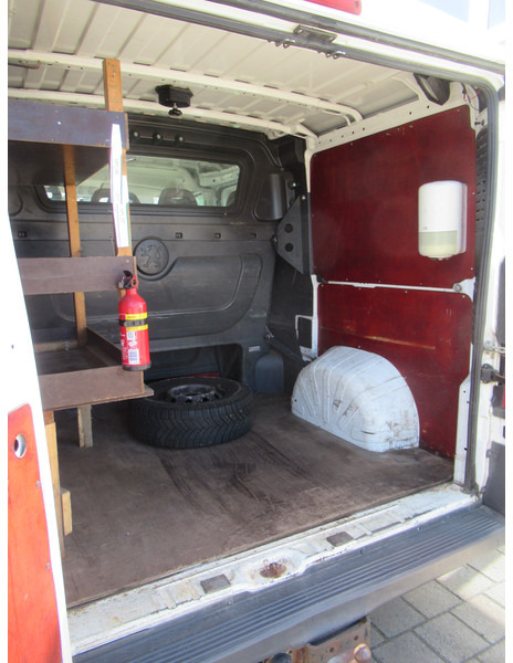 Furgão compacto, Carrinha cabine dupla Peugeot Boxer 330 2.2 HDI 96KW L1H P+ DOKA Dubbelcabine AIRCO: foto 7 Furgão compacto, Carrinha cabine dupla Peugeot Boxer 330 2.2 HDI 96KW L1H P+ DOKA Dubbelcabine AIRCO: foto 7
