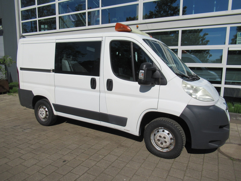 Peugeot Boxer 330 2.2 HDI 96KW L1H1 DOKA Dubbelcabine AIRCO P+ - Furgão compacto, Carrinha cabine dupla: foto 4 Peugeot Boxer 330 2.2 HDI 96KW L1H1 DOKA Dubbelcabine AIRCO P+ - Furgão compacto, Carrinha cabine dupla: foto 4