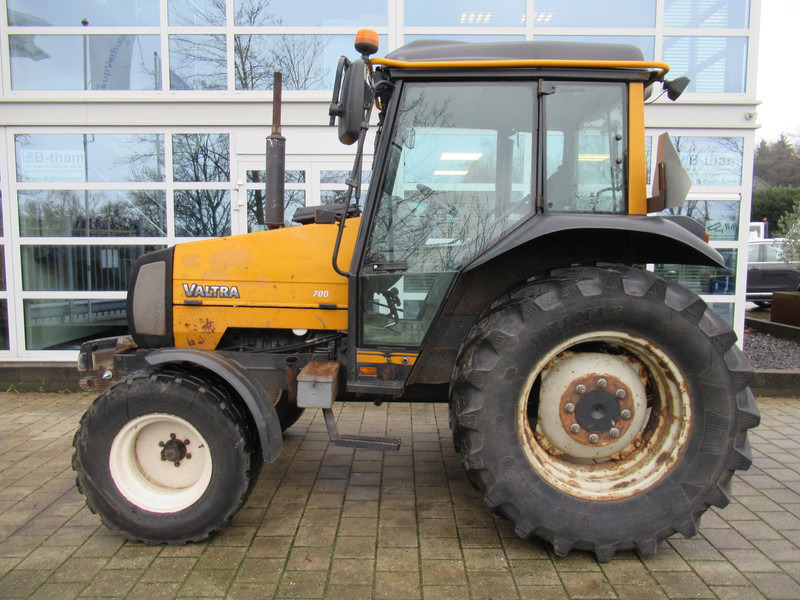 Valtra 700 4x2 VALMET - Trator: foto 3 Valtra 700 4x2 VALMET - Trator: foto 3