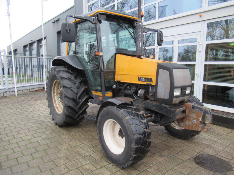 Valtra 700 4x2 VALMET - Trator: foto 2 Valtra 700 4x2 VALMET - Trator: foto 2