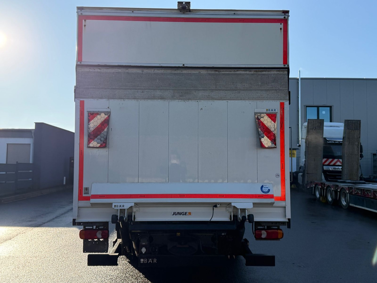 DAF LF 12.230 FA Koffer, Lbw, Ahk., 7.3m, E6, TOP - Camião furgão: foto 5 DAF LF 12.230 FA Koffer, Lbw, Ahk., 7.3m, E6, TOP - Camião furgão: foto 5