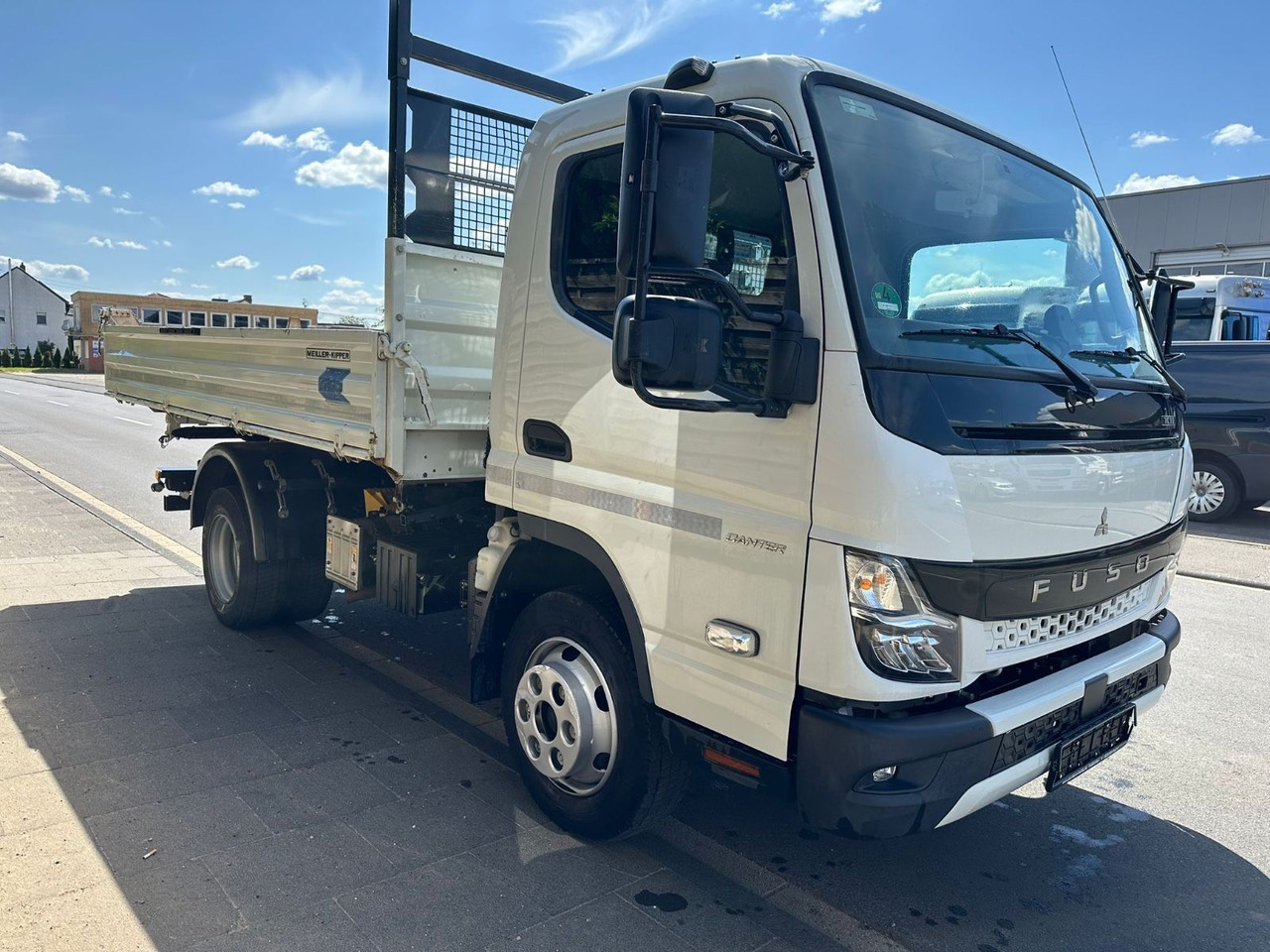 FUSO Canter 7C18/Meiller 3-S-K*Top-Deal!* - Carrinha basculante: foto 2 FUSO Canter 7C18/Meiller 3-S-K*Top-Deal!* - Carrinha basculante: foto 2