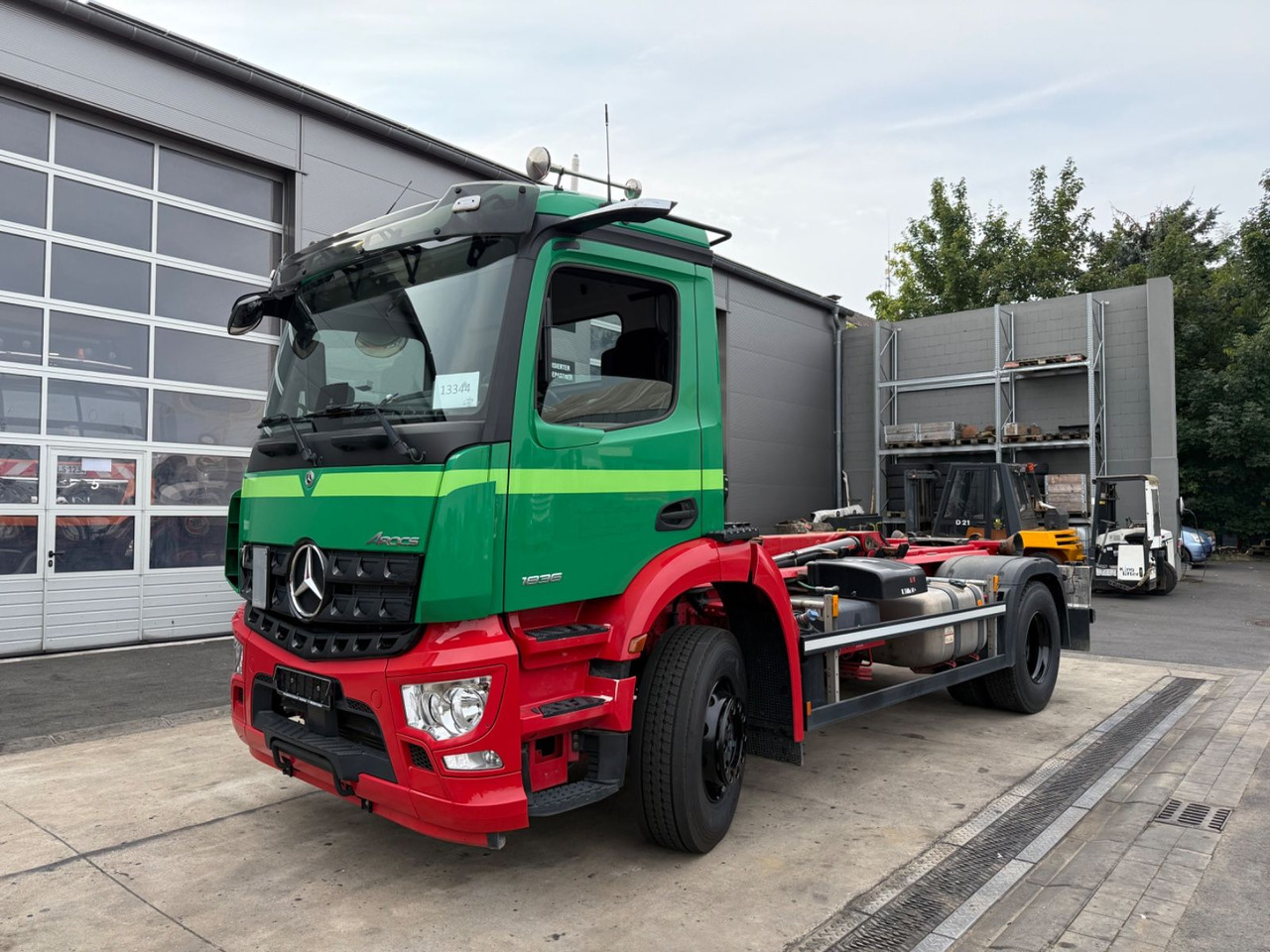 Mercedes-Benz Arocs 1836/10,7L/Hiab Ultima 14S/4x2/Autom./Top - Camião polibenne: foto 1 Mercedes-Benz Arocs 1836/10,7L/Hiab Ultima 14S/4x2/Autom./Top - Camião polibenne: foto 1