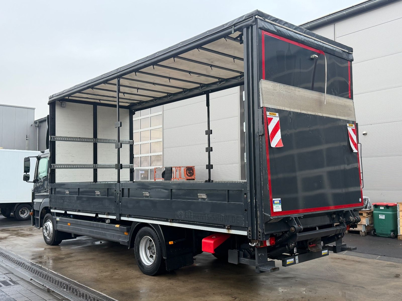 Mercedes-Benz Atego 1530 Pritsche/Plane, Palfinger Lbw, Edscha - Camião de lona: foto 5 Mercedes-Benz Atego 1530 Pritsche/Plane, Palfinger Lbw, Edscha - Camião de lona: foto 5