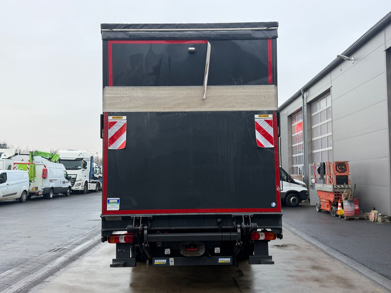 Mercedes-Benz Atego 1530 Pritsche/Plane, Palfinger Lbw, Edscha - Camião de lona: foto 4 Mercedes-Benz Atego 1530 Pritsche/Plane, Palfinger Lbw, Edscha - Camião de lona: foto 4