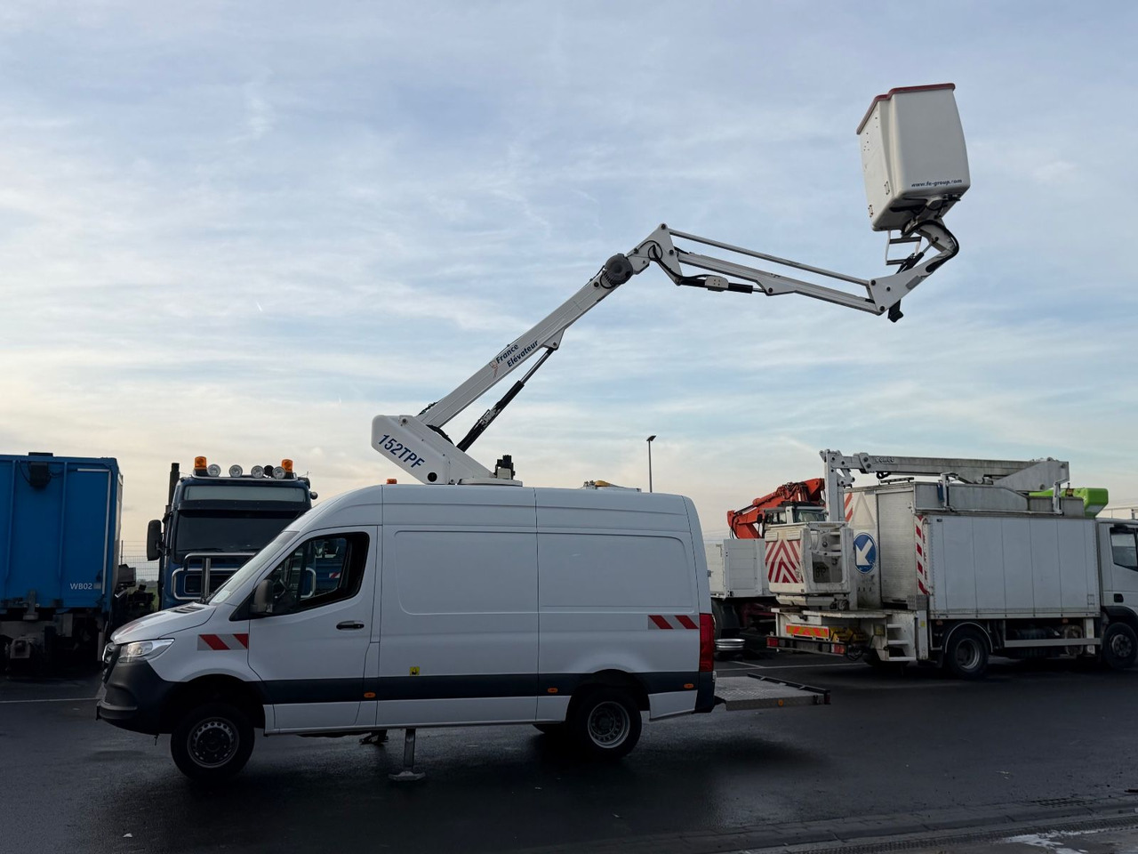 Mercedes-Benz Sprinter 516 CDI 15m/2-Punkt/Tüv neu/265kg - Caminhão com plataforma aérea: foto 4 Mercedes-Benz Sprinter 516 CDI 15m/2-Punkt/Tüv neu/265kg - Caminhão com plataforma aérea: foto 4