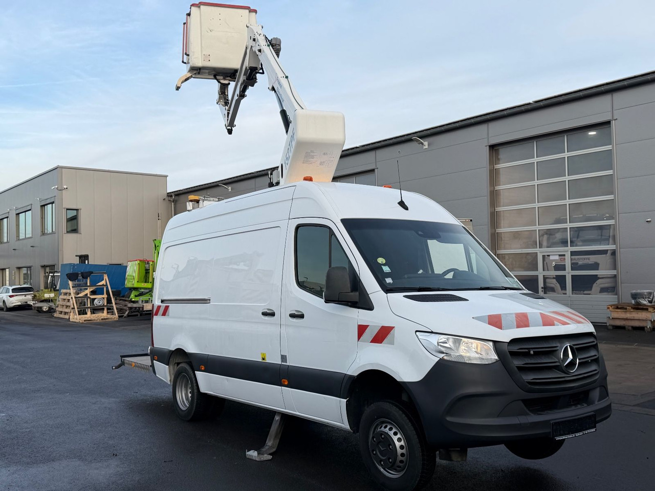Mercedes-Benz Sprinter 516 CDI 15m/2-Punkt/Tüv neu/265kg - Caminhão com plataforma aérea: foto 1 Mercedes-Benz Sprinter 516 CDI 15m/2-Punkt/Tüv neu/265kg - Caminhão com plataforma aérea: foto 1