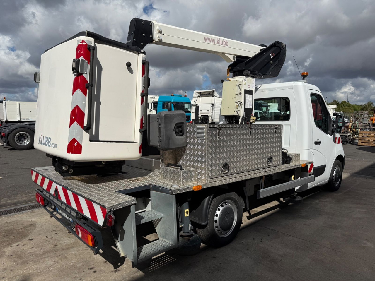 Renault Master III Steiger Klubb K26 / 11,2m / 200Kg - Caminhão com plataforma aérea: foto 5 Renault Master III Steiger Klubb K26 / 11,2m / 200Kg - Caminhão com plataforma aérea: foto 5