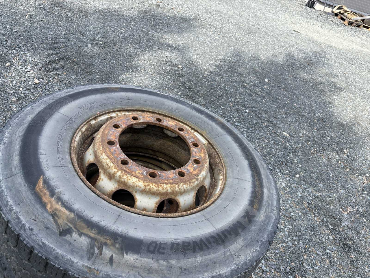 Michelin X multiway 30 truck tyres and rims 4 pcs - Pneu para Camião: foto 5 Michelin X multiway 30 truck tyres and rims 4 pcs - Pneu para Camião: foto 5