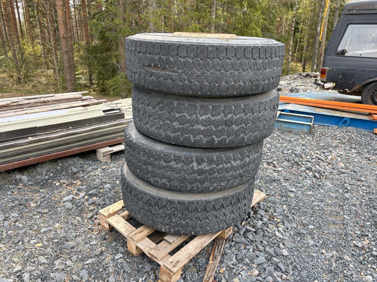 Michelin X multiway 30 truck tyres and rims 4 pcs - Pneu para Camião: foto 3 Michelin X multiway 30 truck tyres and rims 4 pcs - Pneu para Camião: foto 3