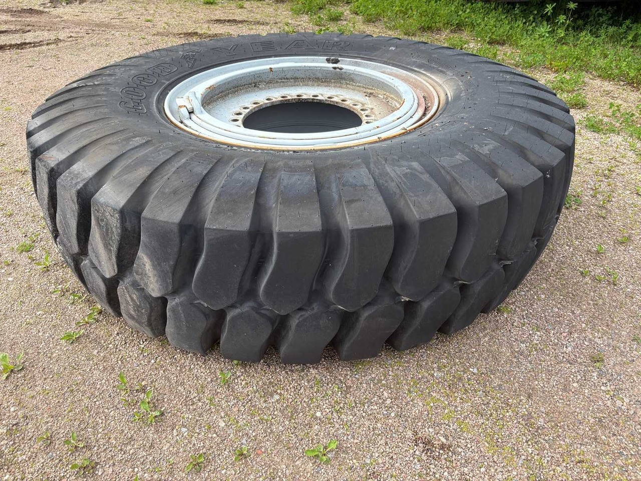 Tyre Goodyear 18.00 R33 1pc - Pneu: foto 4 Tyre Goodyear 18.00 R33 1pc - Pneu: foto 4