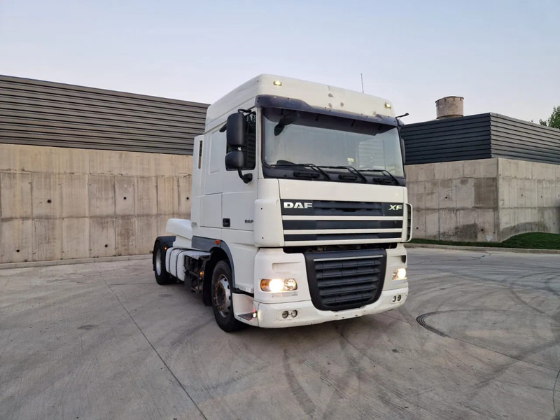 DAF XF 105.460 - Tractor de terminal: foto 2 DAF XF 105.460 - Tractor de terminal: foto 2