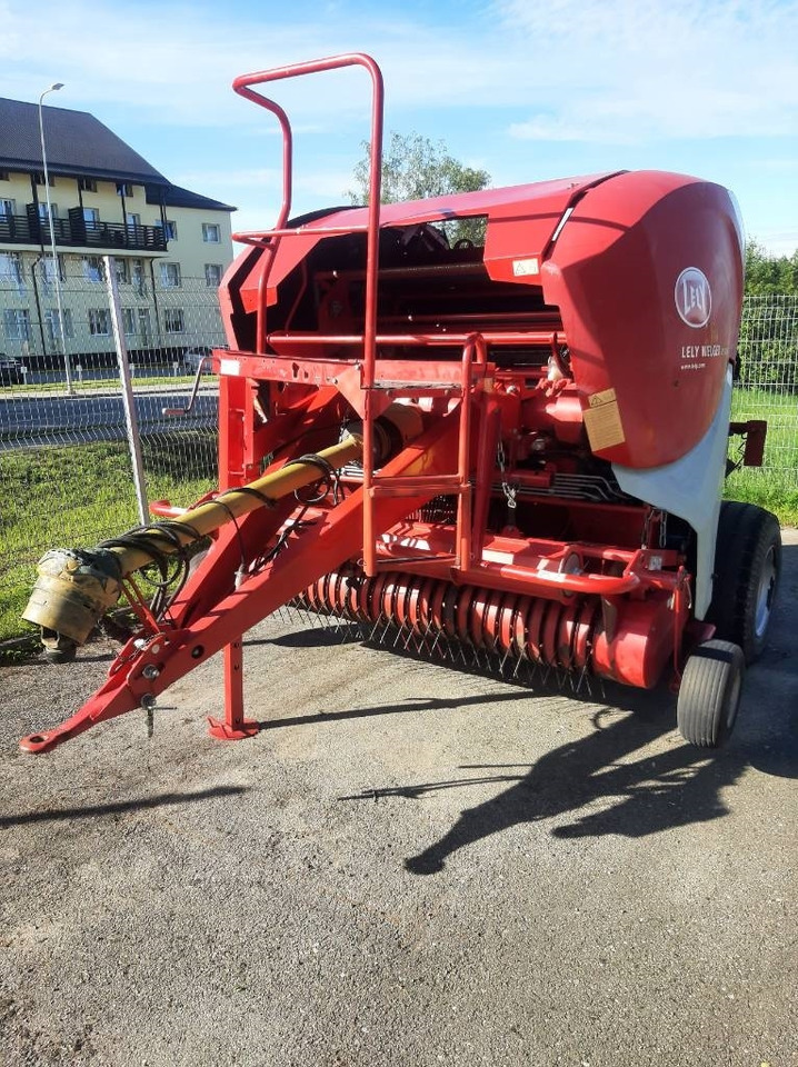 Lely Welger RP 245 Profi - Enfardadeira de fardos redondos: foto 1 Lely Welger RP 245 Profi - Enfardadeira de fardos redondos: foto 1
