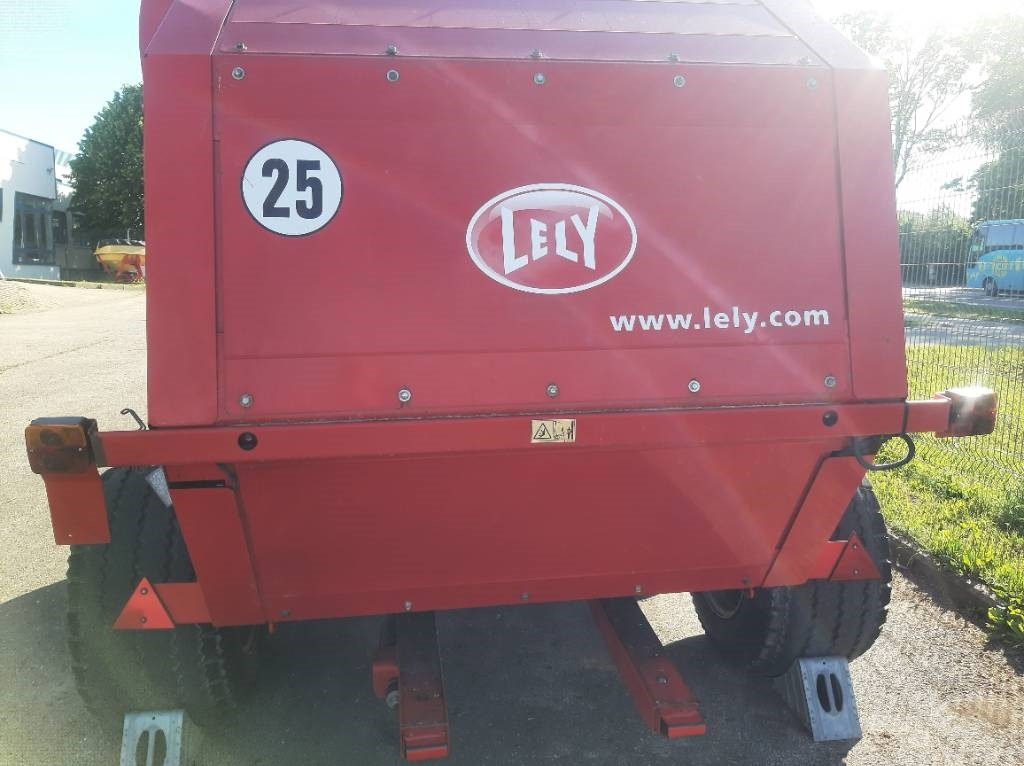 Lely Welger RP 245 Profi - Enfardadeira de fardos redondos: foto 2 Lely Welger RP 245 Profi - Enfardadeira de fardos redondos: foto 2