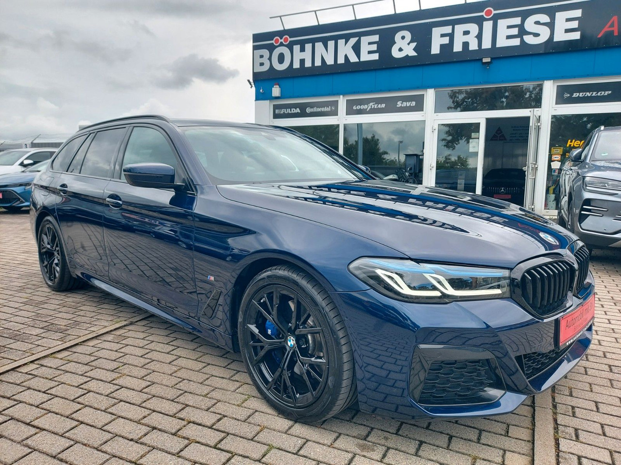 BMW 520 Touring d xDrive M Sport Pro H&K Standheiz - Carrinha: foto 1 BMW 520 Touring d xDrive M Sport Pro H&K Standheiz - Carrinha: foto 1