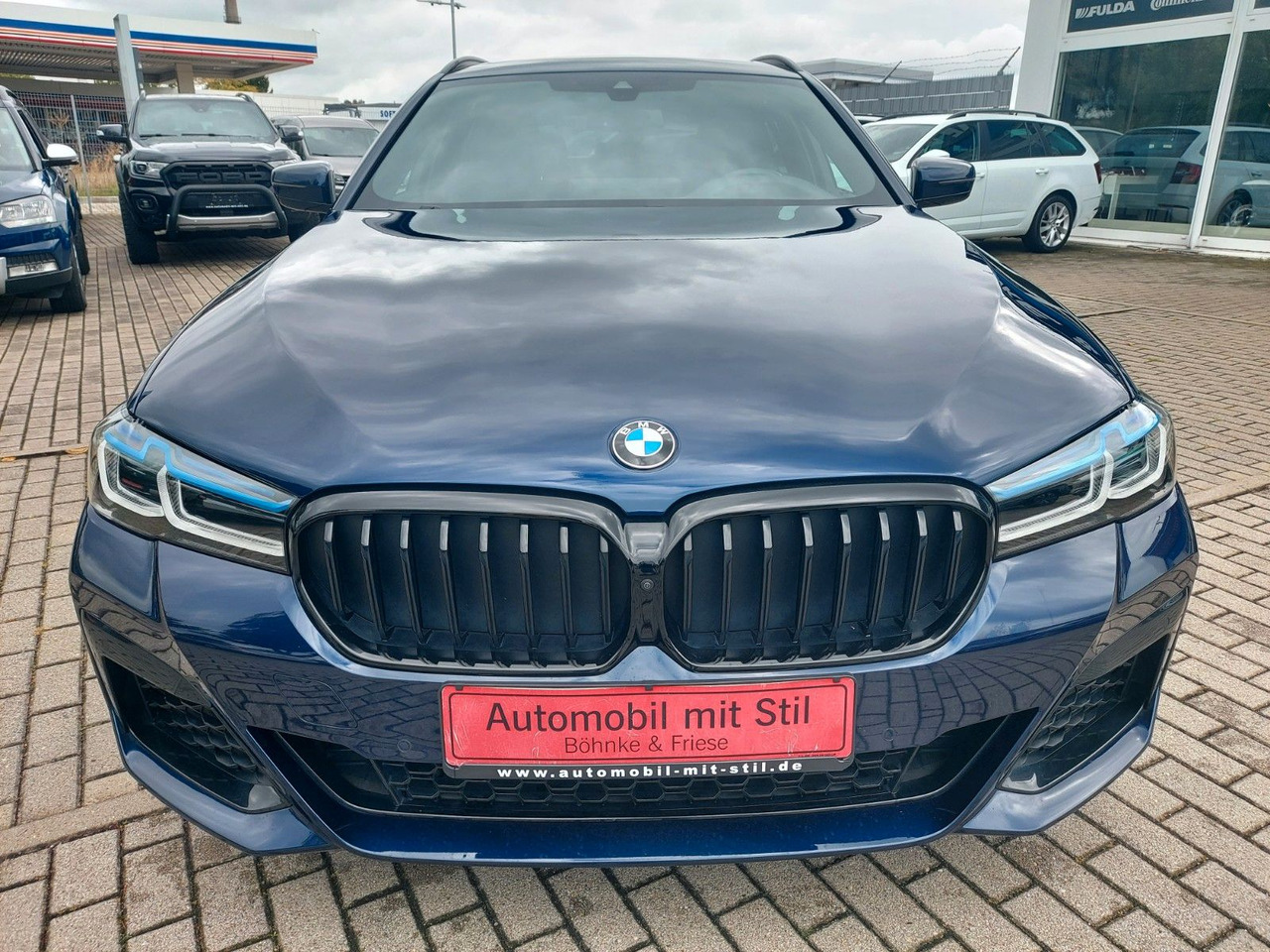 BMW 520 Touring d xDrive M Sport Pro H&K Standheiz - Carrinha: foto 3 BMW 520 Touring d xDrive M Sport Pro H&K Standheiz - Carrinha: foto 3