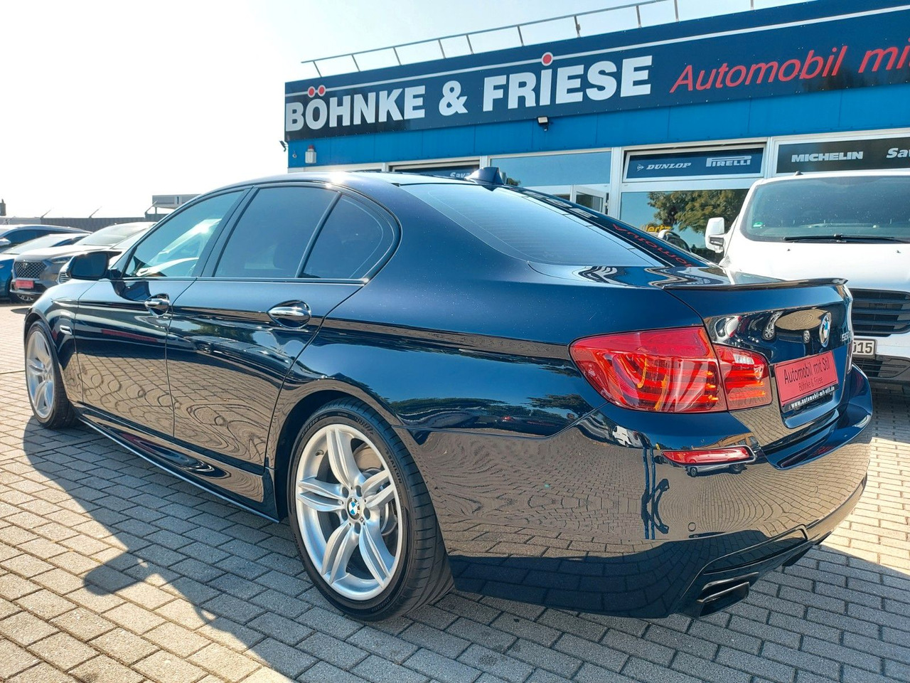 BMW 550i Limousine Autom. M-Sport HUD Glasdach H&K - Sedan: foto 4 BMW 550i Limousine Autom. M-Sport HUD Glasdach H&K - Sedan: foto 4