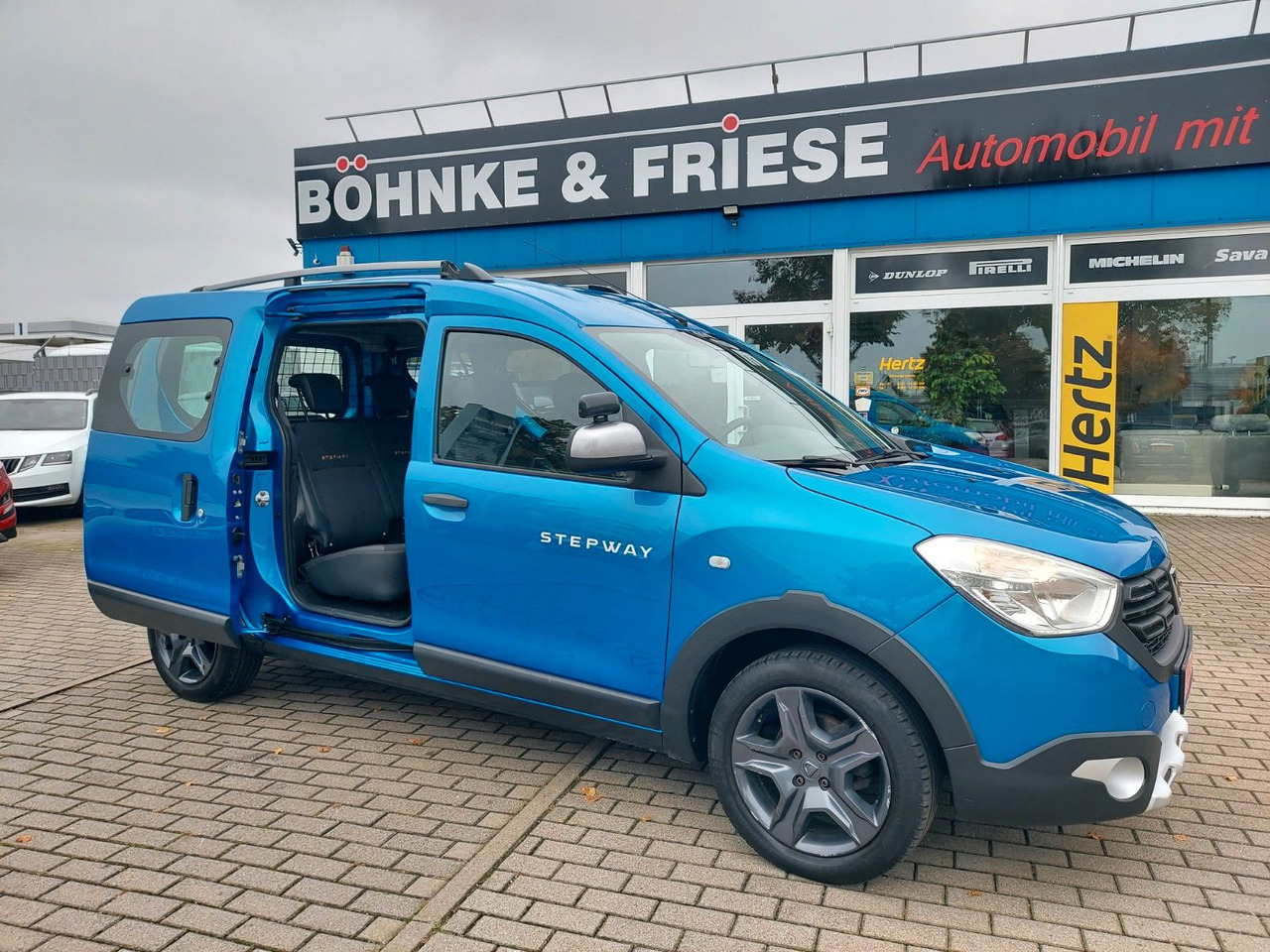 Dacia Dokker Stepway Celebration NAVI PDC AHK - Carrinha: foto 1 Dacia Dokker Stepway Celebration NAVI PDC AHK - Carrinha: foto 1
