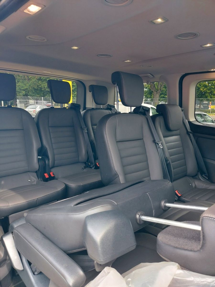 Ford Transit Tourneo Custom Kombi 310 L1 Titanium - Furgão de passageiros: foto 2 Ford Transit Tourneo Custom Kombi 310 L1 Titanium - Furgão de passageiros: foto 2