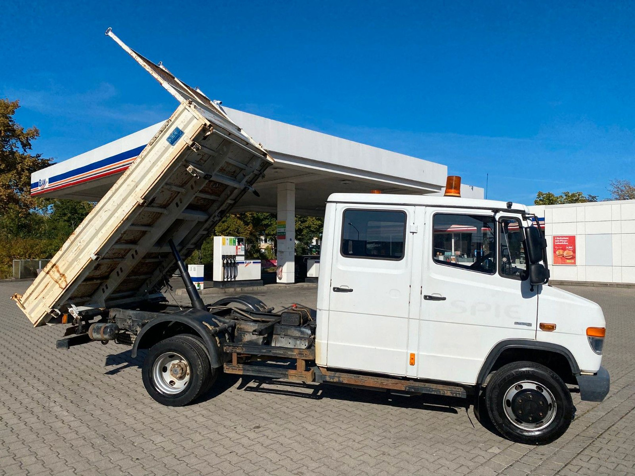 Mercedes-Benz VARIO 816D Doka 3 Seiten Kipper Meiller - Carrinha basculante, Carrinha cabine dupla: foto 1 Mercedes-Benz VARIO 816D Doka 3 Seiten Kipper Meiller - Carrinha basculante, Carrinha cabine dupla: foto 1