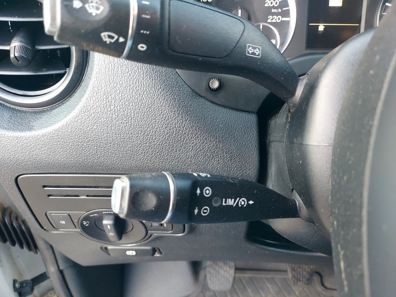 Mercedes-Benz Vito Kasten 114 CD Lang AHK STANDHEIZUNG KLIMA - Furgão de passageiros: foto 5 Mercedes-Benz Vito Kasten 114 CD Lang AHK STANDHEIZUNG KLIMA - Furgão de passageiros: foto 5