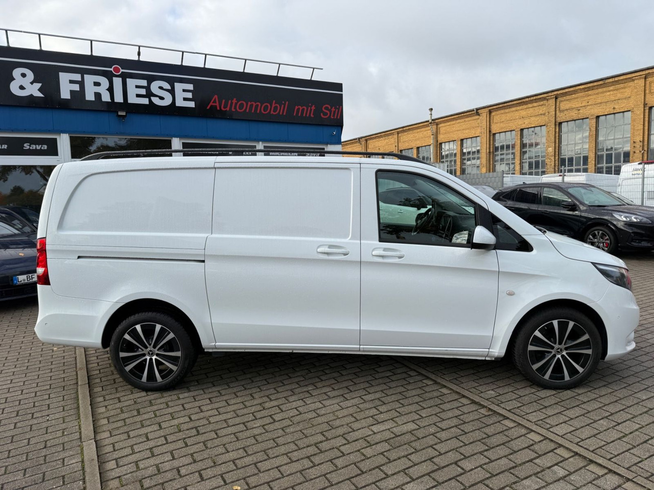 Mercedes-Benz Vito Kasten 114 CDI RWD lang KLIMA NAVI KAMERA P - Furgão de passageiros: foto 3 Mercedes-Benz Vito Kasten 114 CDI RWD lang KLIMA NAVI KAMERA P - Furgão de passageiros: foto 3