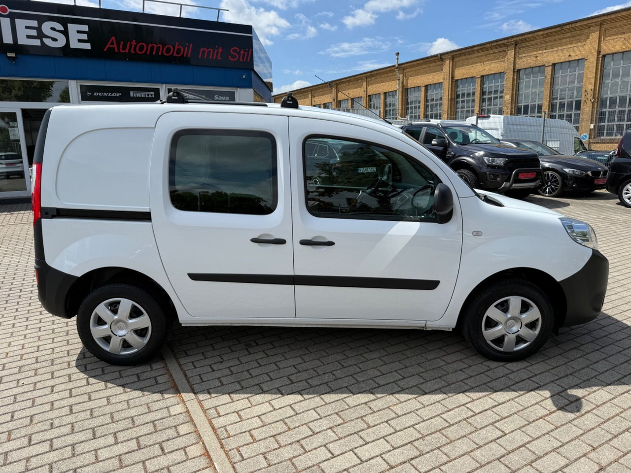 Renault Kangoo Rapid Extra Klima AHK DACHTRÄGER WORKER - Automóvel: foto 3 Renault Kangoo Rapid Extra Klima AHK DACHTRÄGER WORKER - Automóvel: foto 3