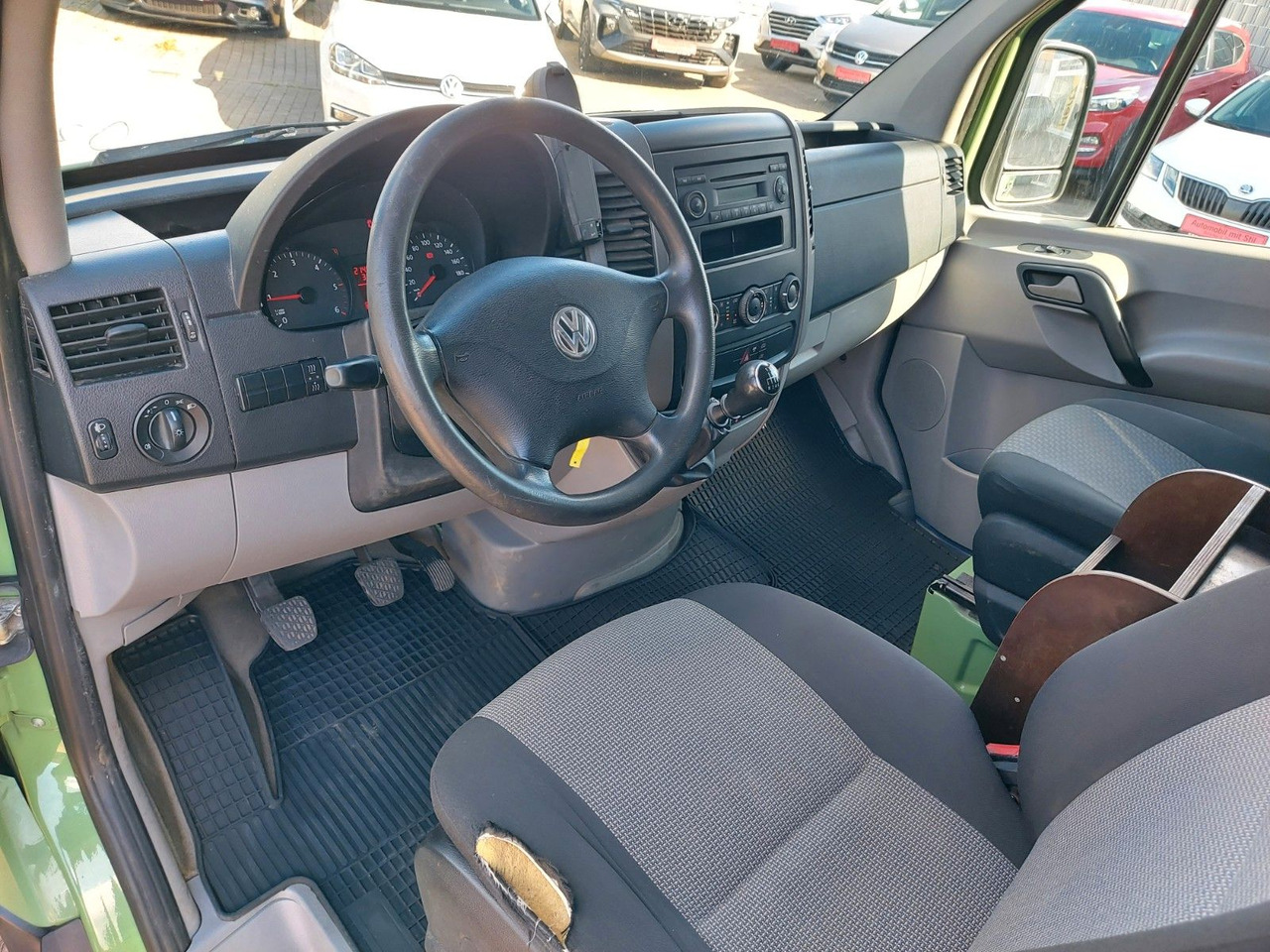 Furgão de passageiros Volkswagen Crafter Kasten 35 mittel L2H1 Klima Standheiz.: foto 17