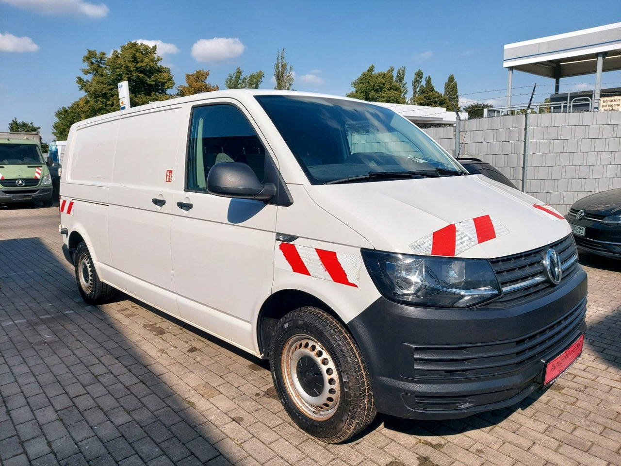 Volkswagen T6 Transporter Kasten Kombi lang Motorschaden - Furgão de passageiros: foto 2 Volkswagen T6 Transporter Kasten Kombi lang Motorschaden - Furgão de passageiros: foto 2