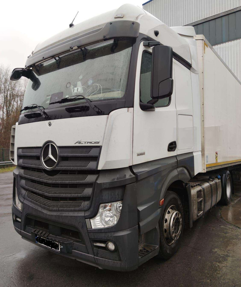 Mercedes-Benz Actros - Tractor: foto 2 Mercedes-Benz Actros - Tractor: foto 2