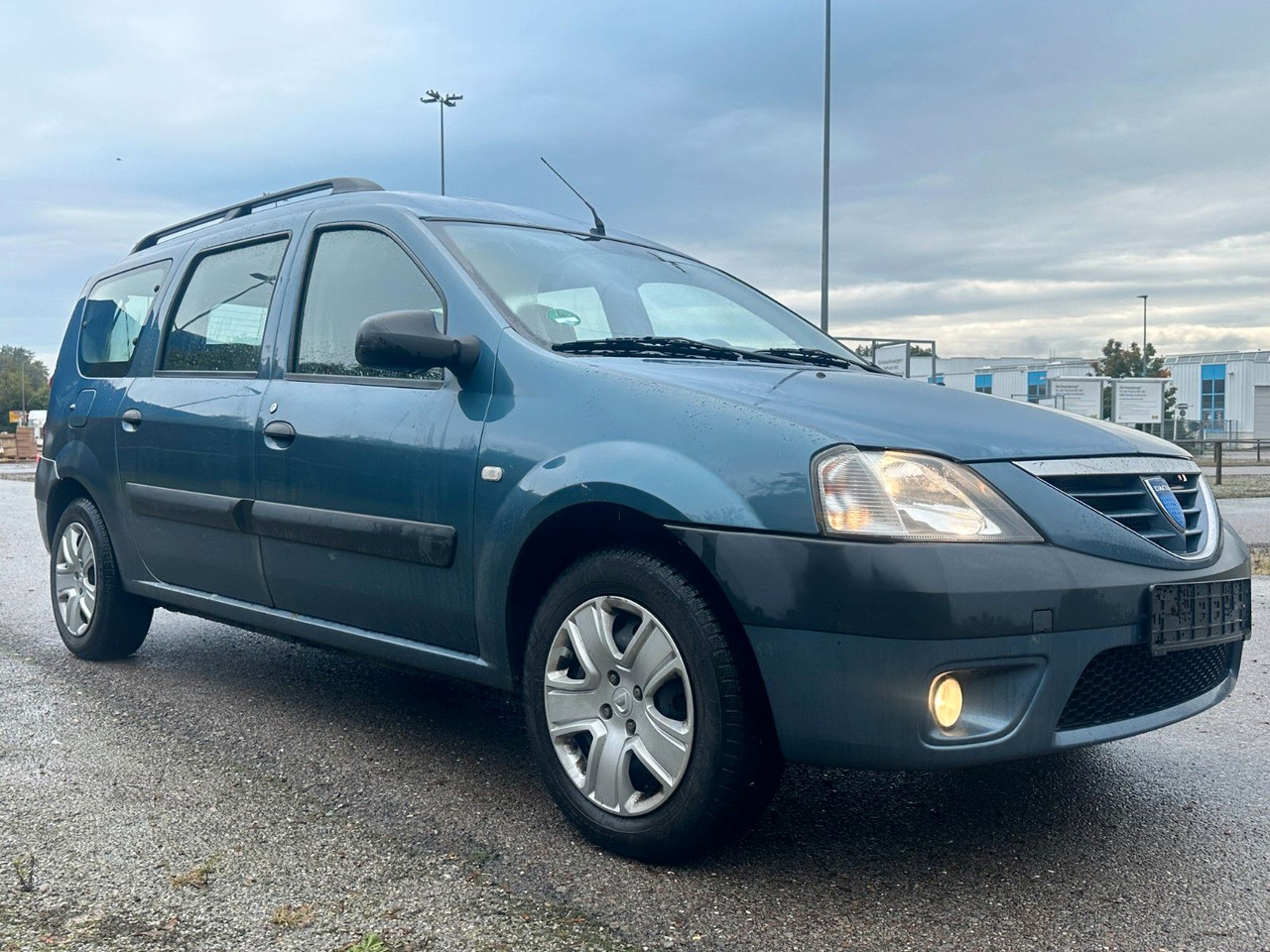 Dacia Logan MCV 1.6 16V Lauréate,Kupplung neu,TÜV 6/25 - Automóvel: foto 3 Dacia Logan MCV 1.6 16V Lauréate,Kupplung neu,TÜV 6/25 - Automóvel: foto 3