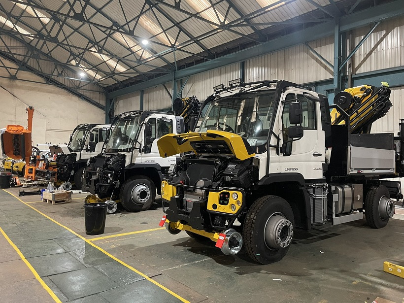 UNIMOG - Camião grua: foto 1 UNIMOG - Camião grua: foto 1
