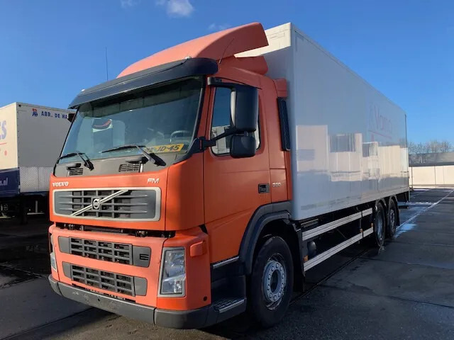 Volvo FM 330 6X2 APK nieuw Closed Box taillift steering axle - Camião furgão: foto 1 Volvo FM 330 6X2 APK nieuw Closed Box taillift steering axle - Camião furgão: foto 1